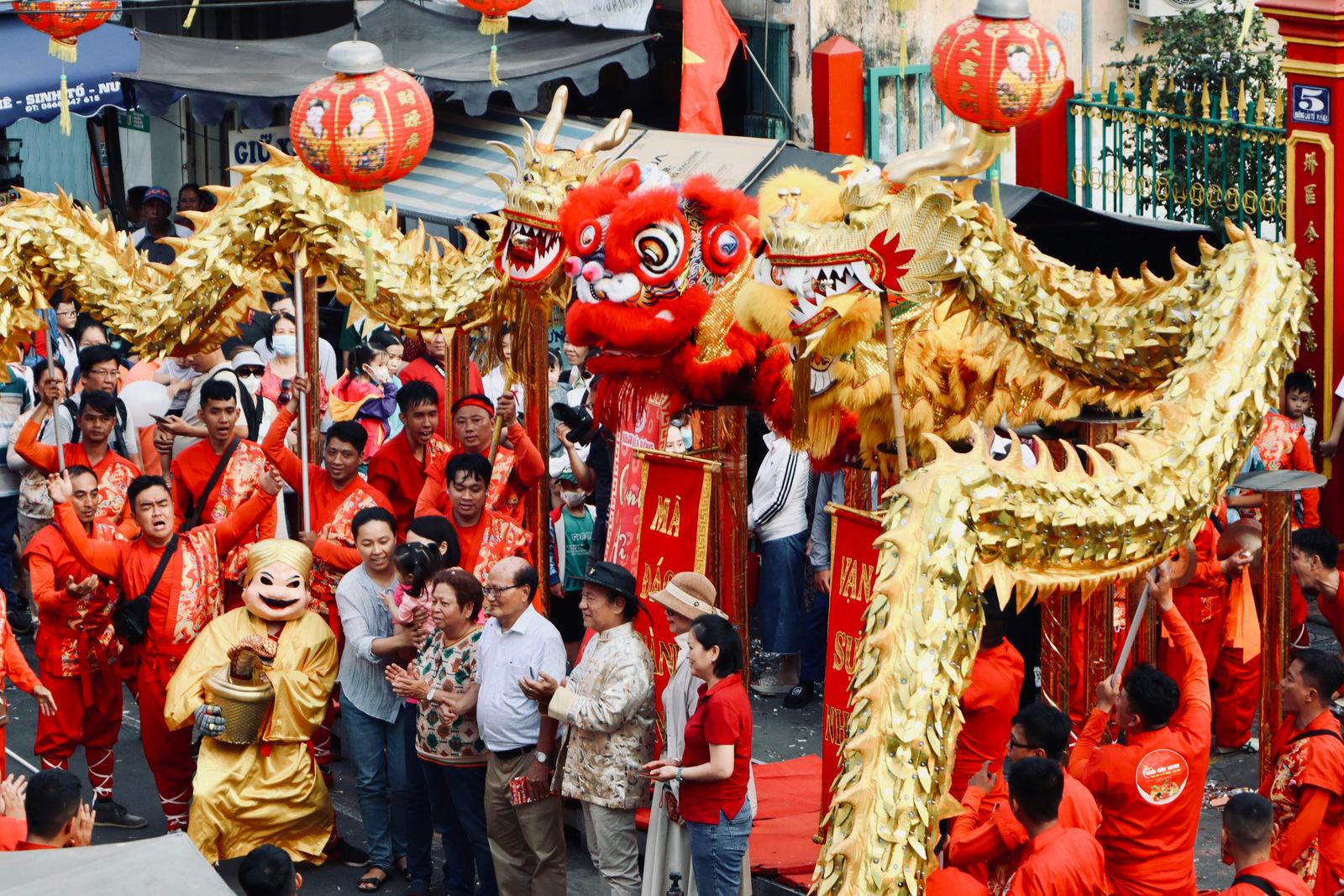 Lanterns and Lunar New Year market lights